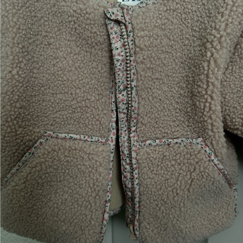Zara kid’s jacket 6-9 months - Picture 4 of 5